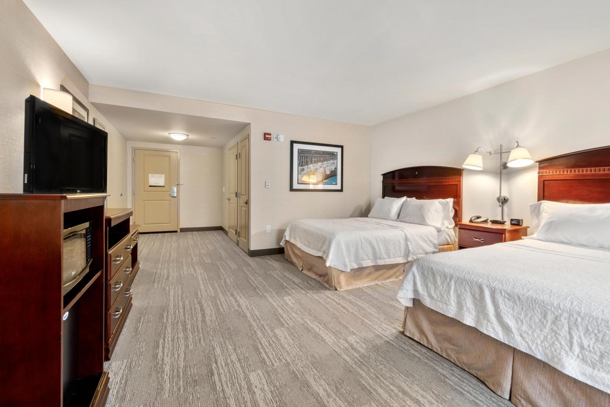 Hampton Inn Nashua Ngoại thất bức ảnh