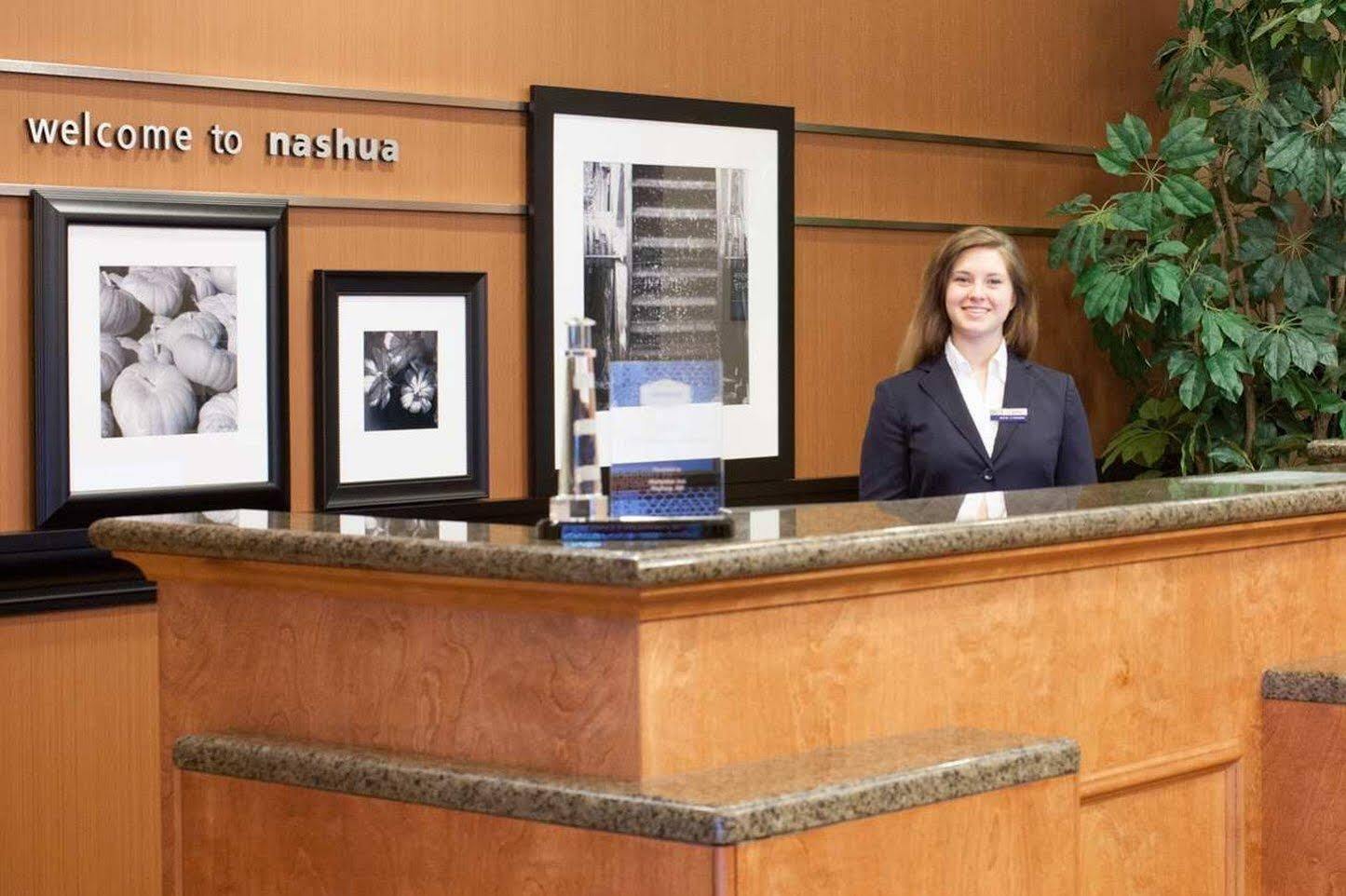 Hampton Inn Nashua Ngoại thất bức ảnh